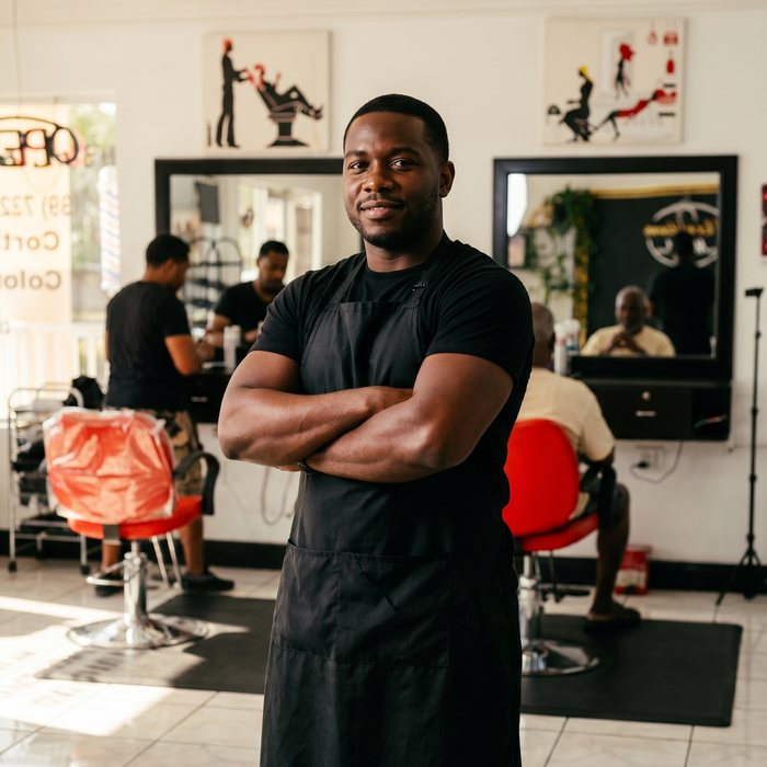 Men's haircut and barber grooming in Naples FL
